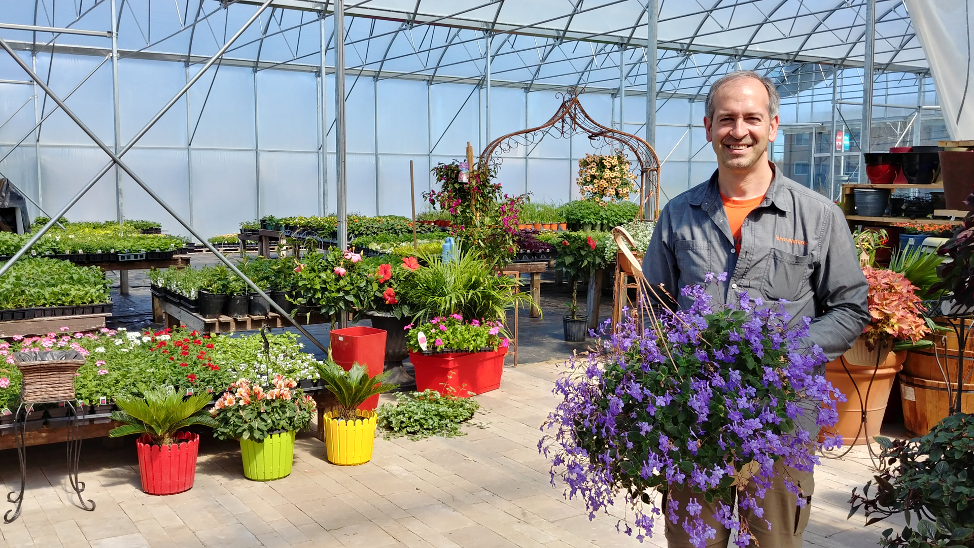 Martin Mayette pépiniériste et producteur horticole urbain Terre Nature - Conférence de presse Fagnan relations publiques Drummondville