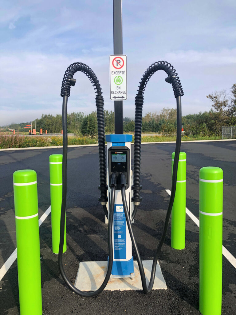 Circuit électrique Bornes de recharge à partage de puissance Bornes Québec