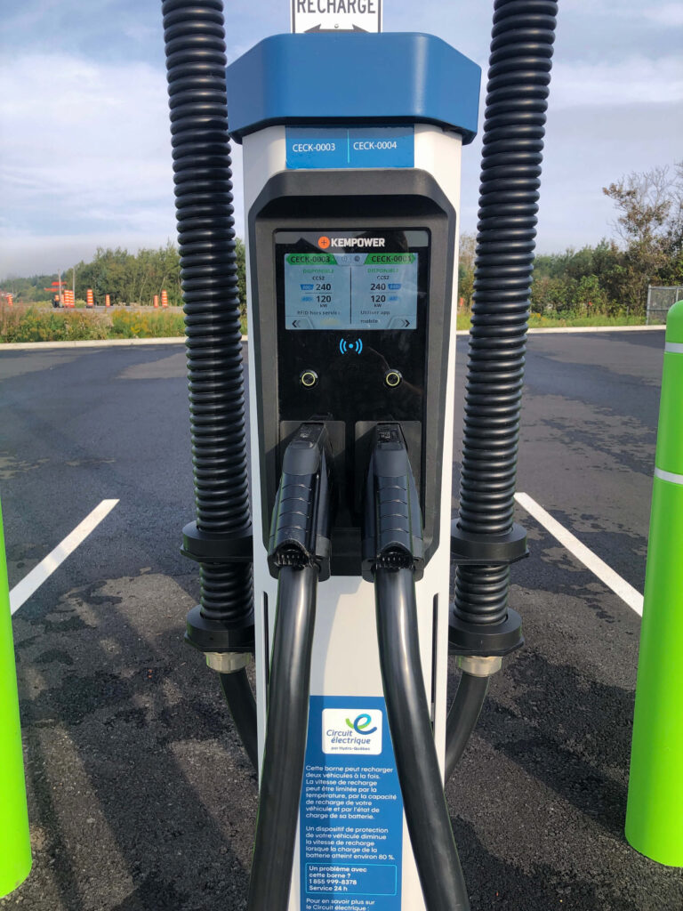 Circuit électrique Bornes de recharge à partage de puissance Bornes Québec